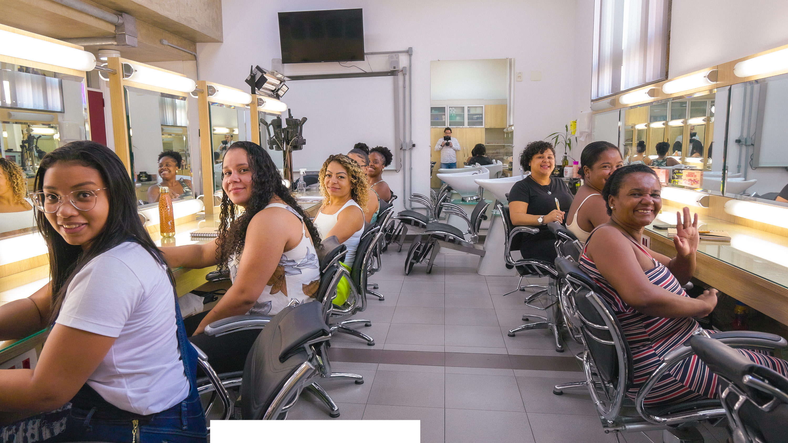 participants to the professional hairdressing training